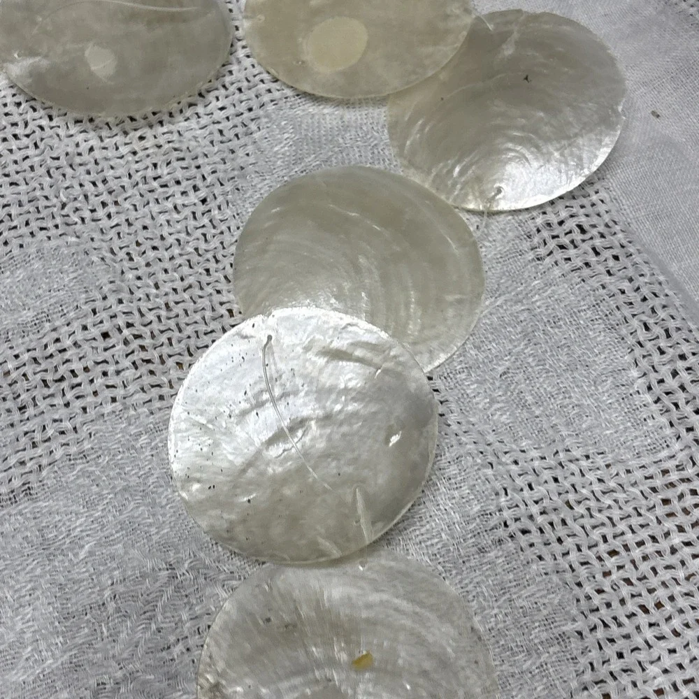 43 Pre Strung Capiz Shells White Round 2